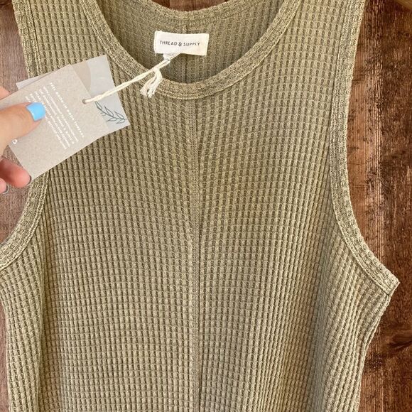 Elegant Olive Green Sleeveless Dress - Picture 9 of 11